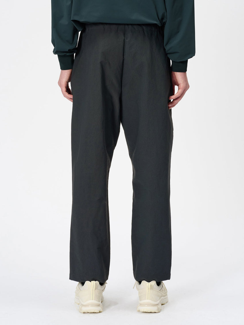 One Tuck Tapered Ankle Pants