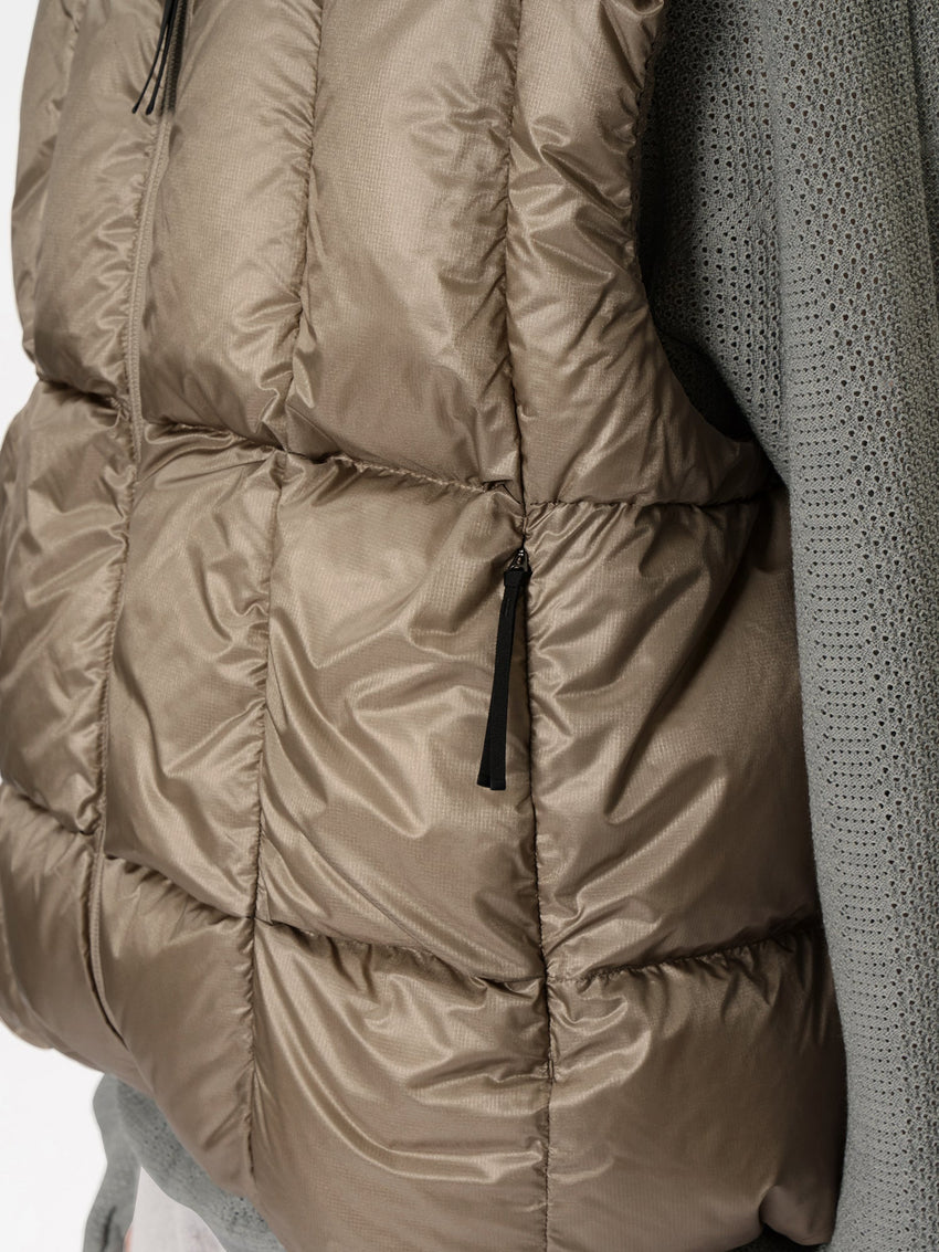 Goldwin 0 Three-Dimensional Down Light Vest